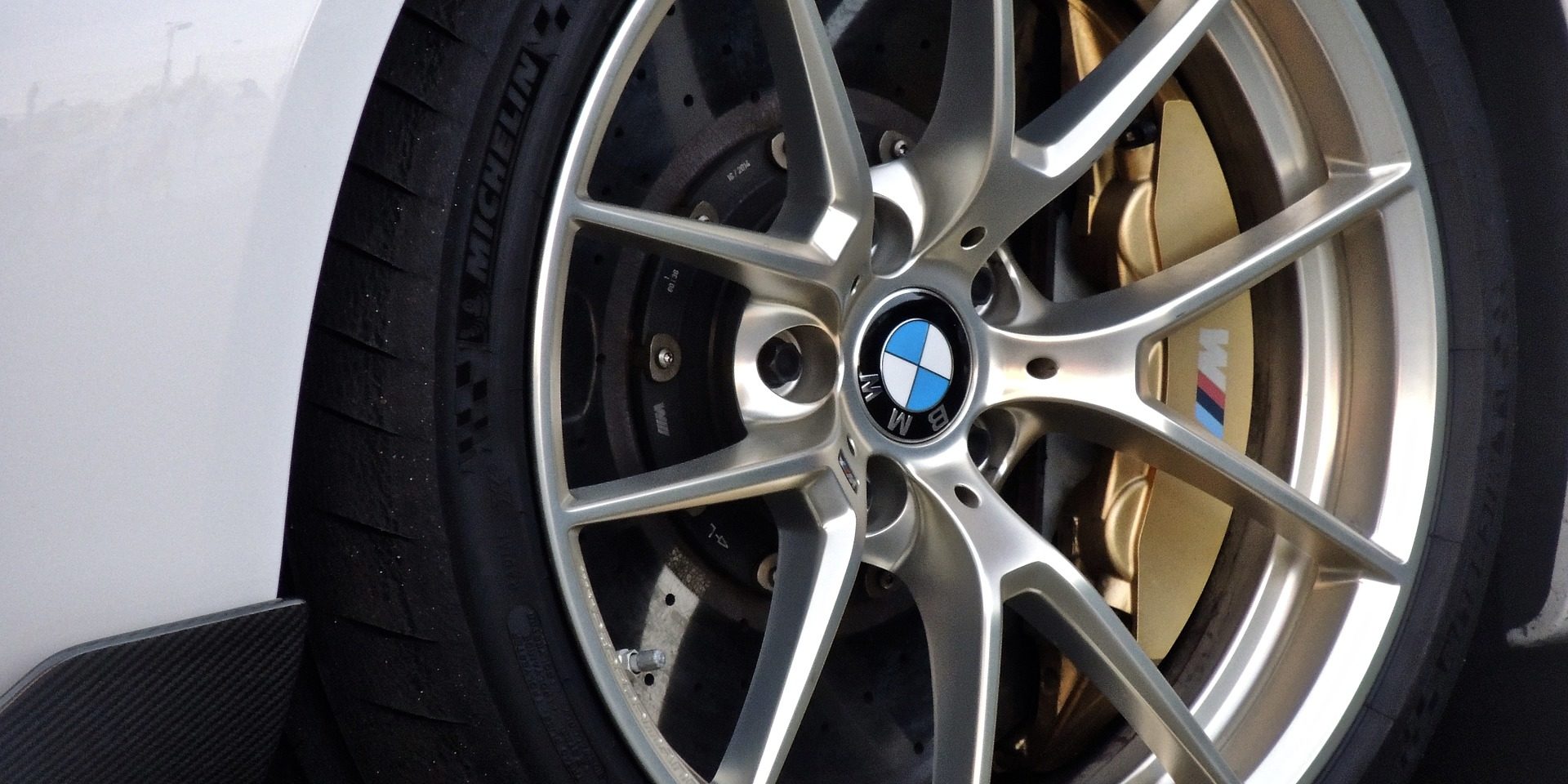 bmw-2946123_1920